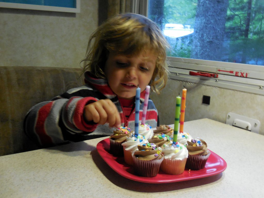 birthday cupcakes ... yum!